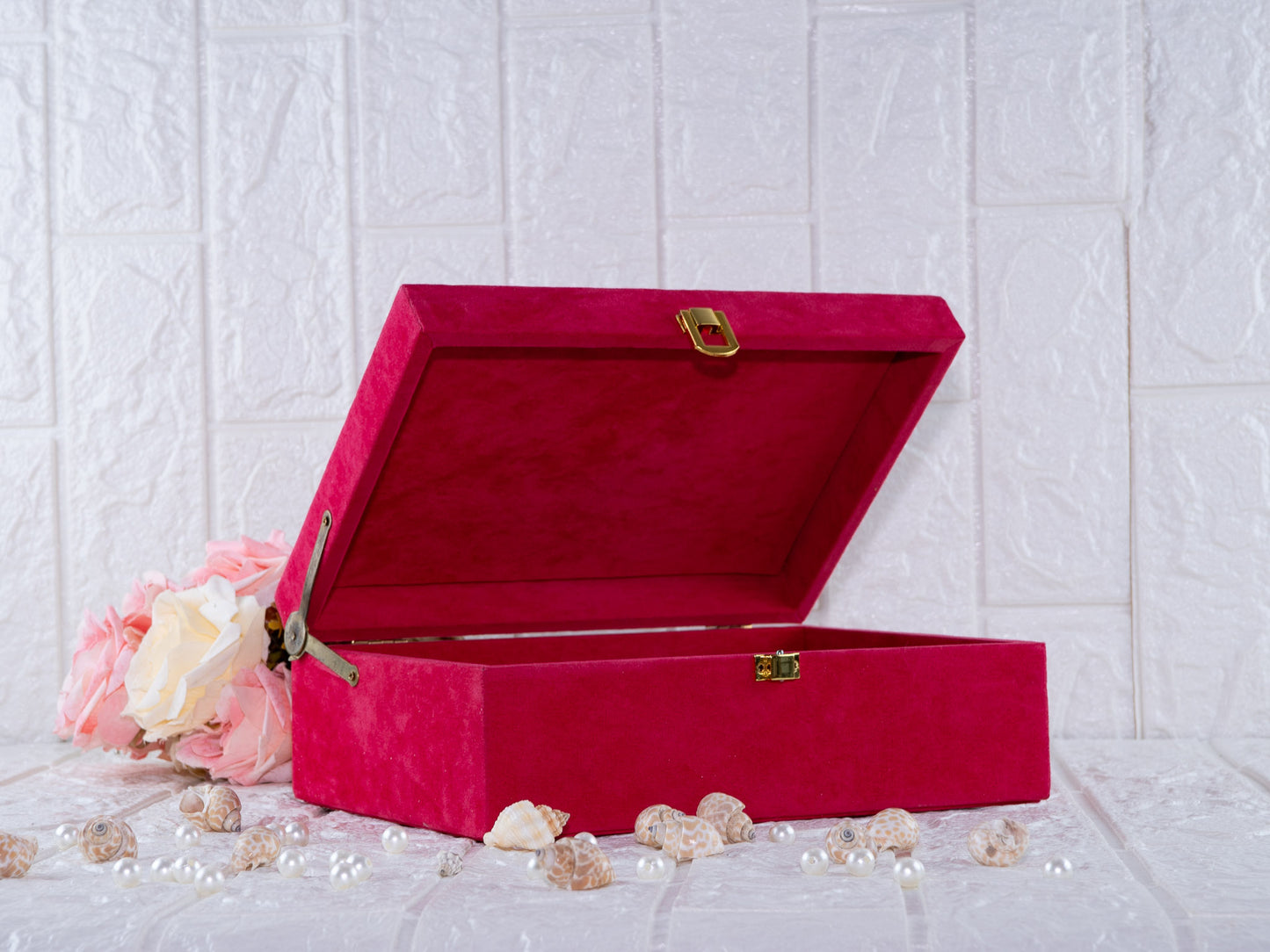 Red suede Trunk