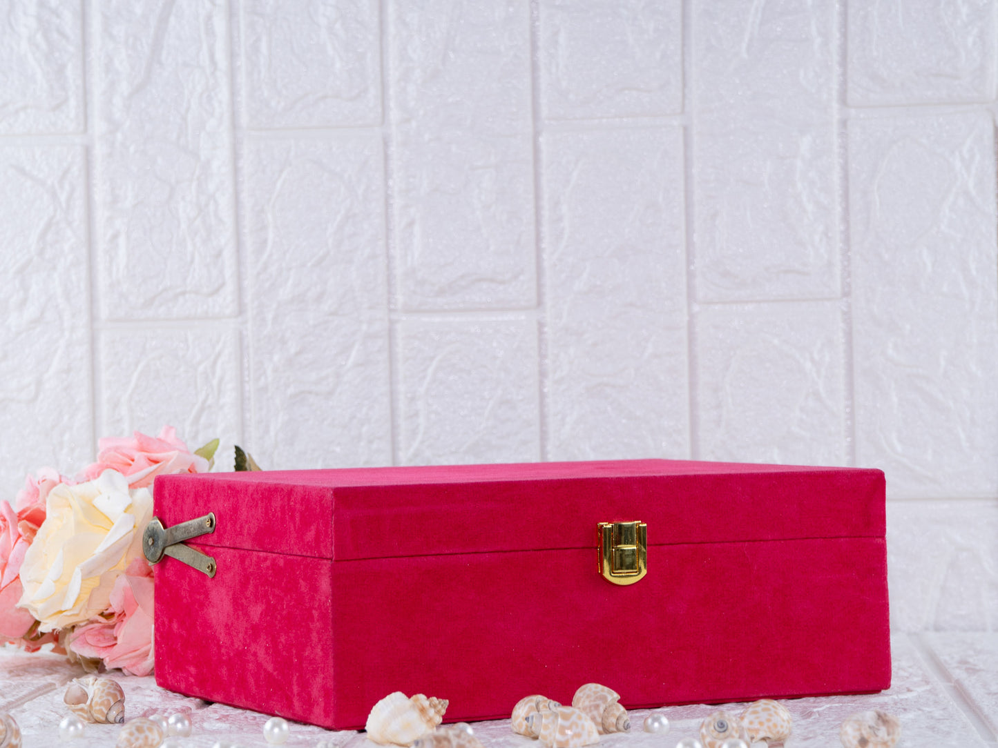 Red suede Trunk
