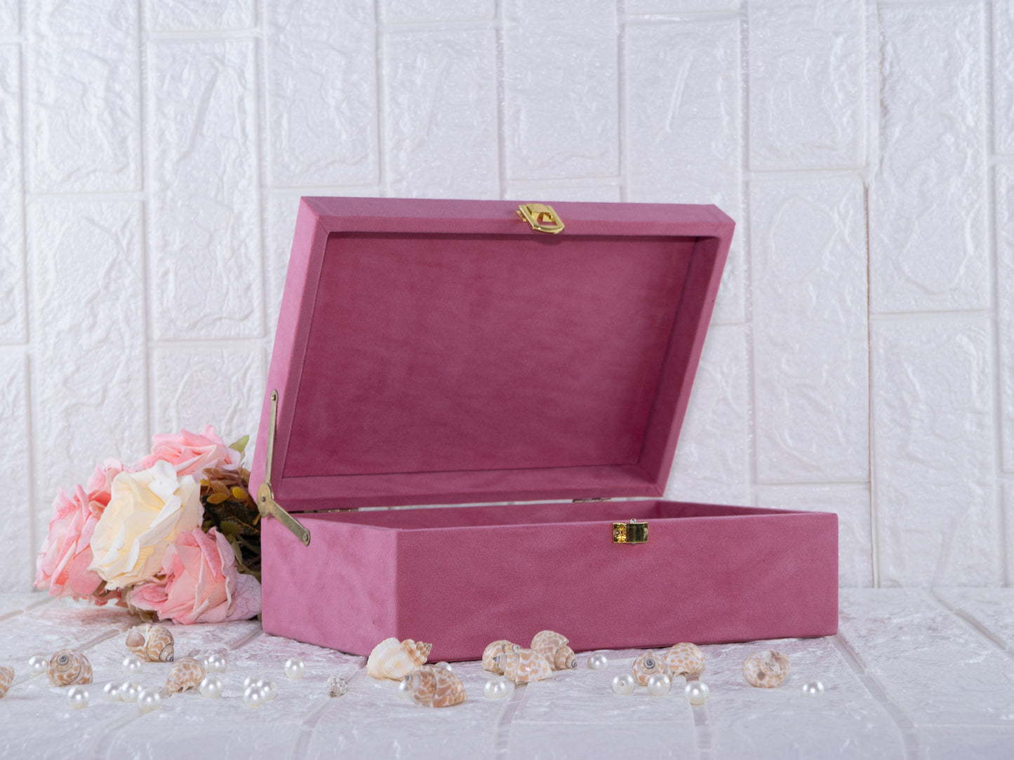 Baby pink suede Trunk