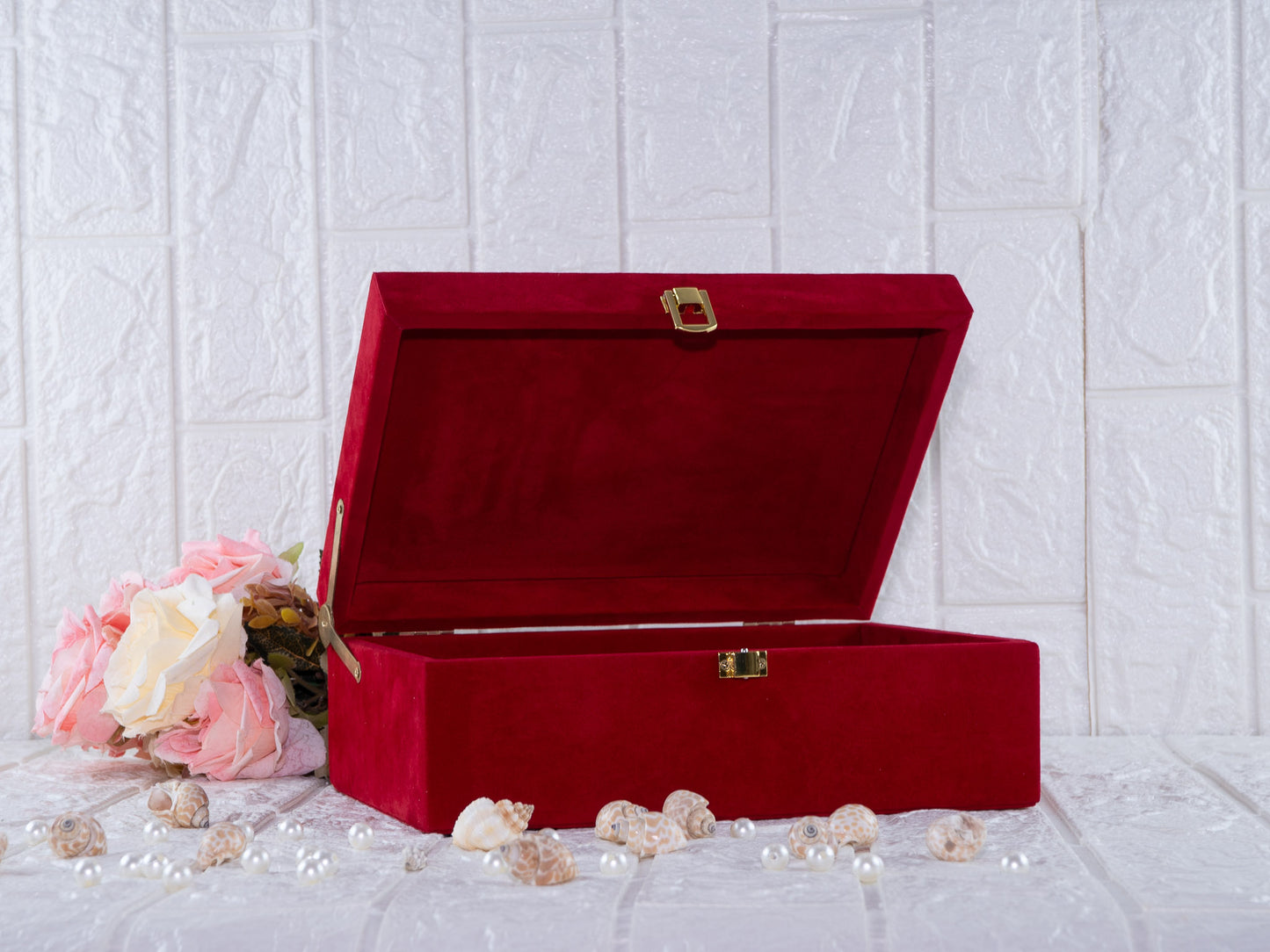 Red suede Trunk