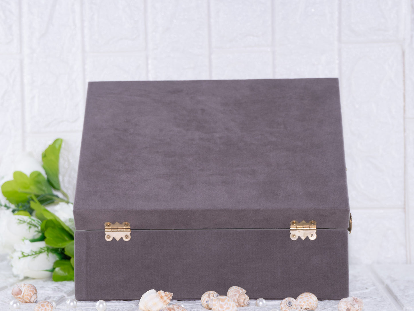 Grey suede Trunk