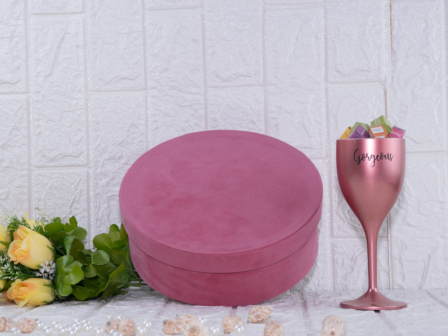 Suede round pink box