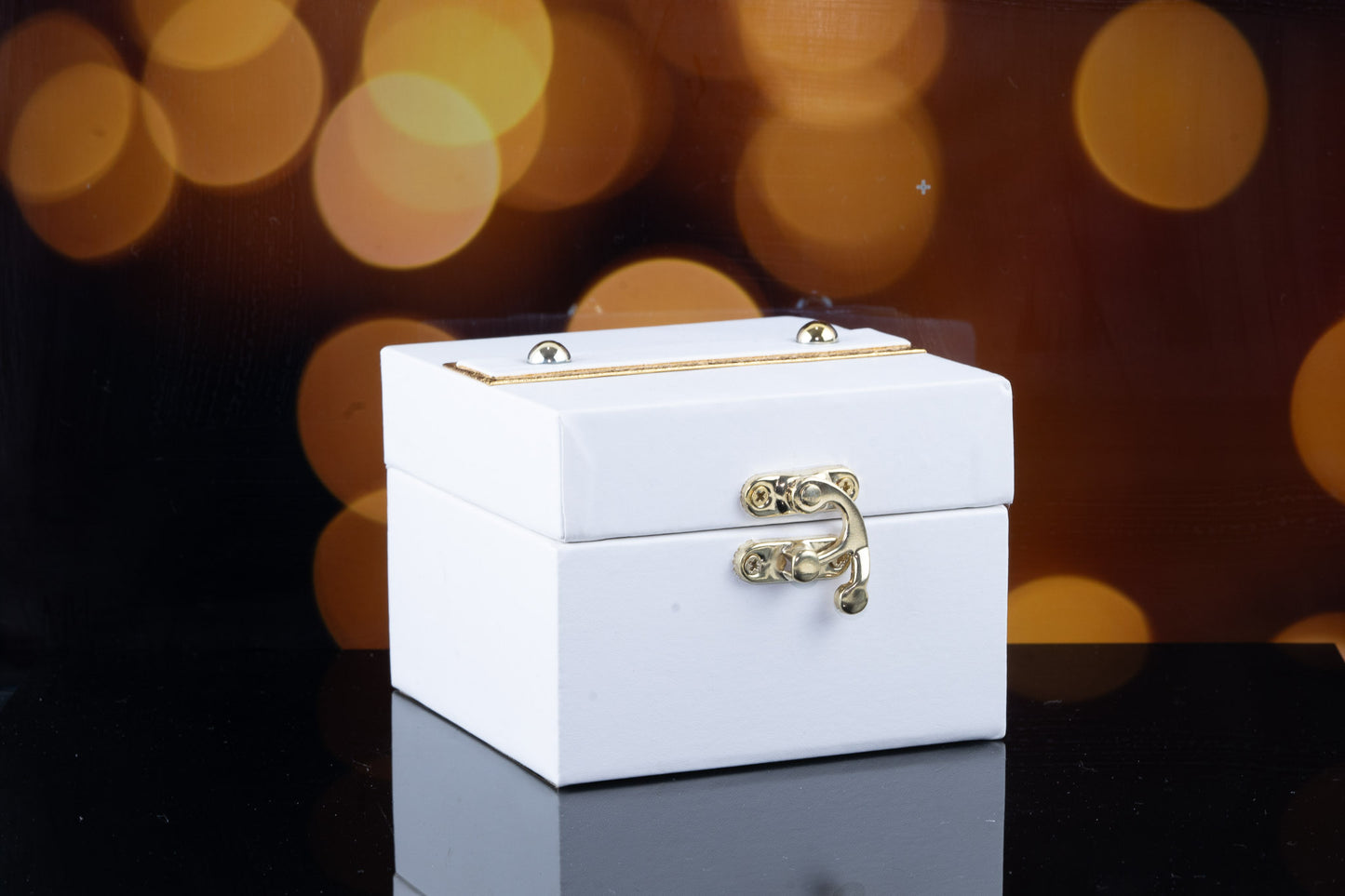 White mini trunk