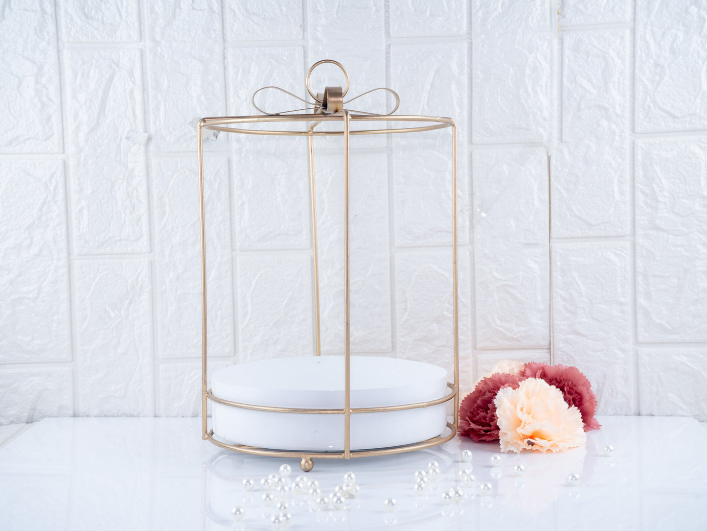 Cage hamper with white circular tray
