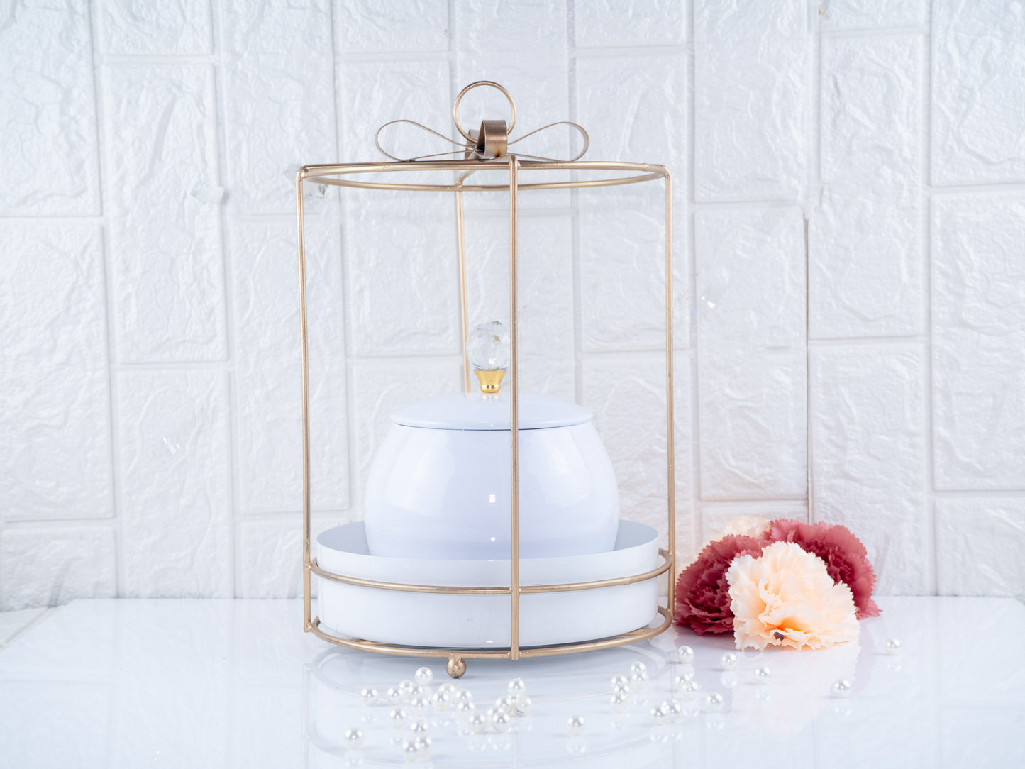 Cage hamper with white circular tray