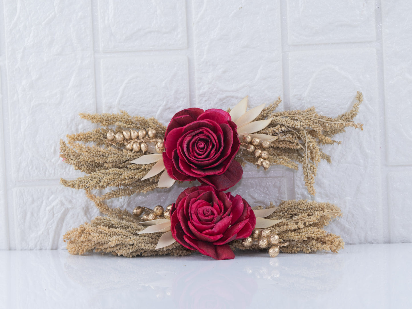 Red Net Bunch With Wheat Grass