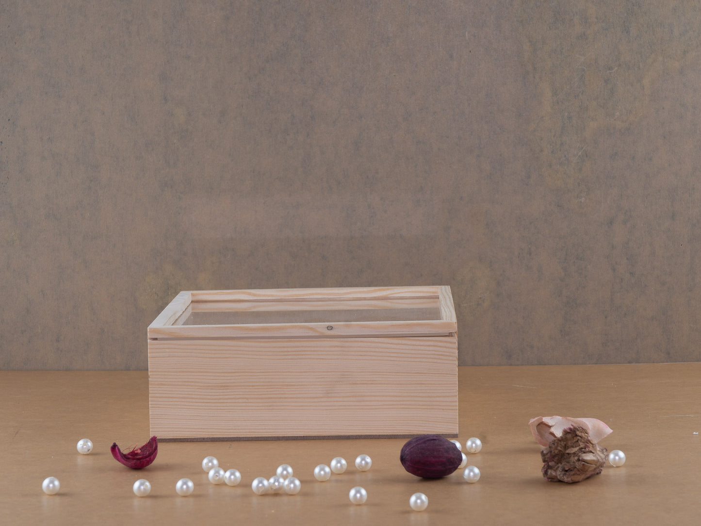 Acrylic slider box (8*8*3")