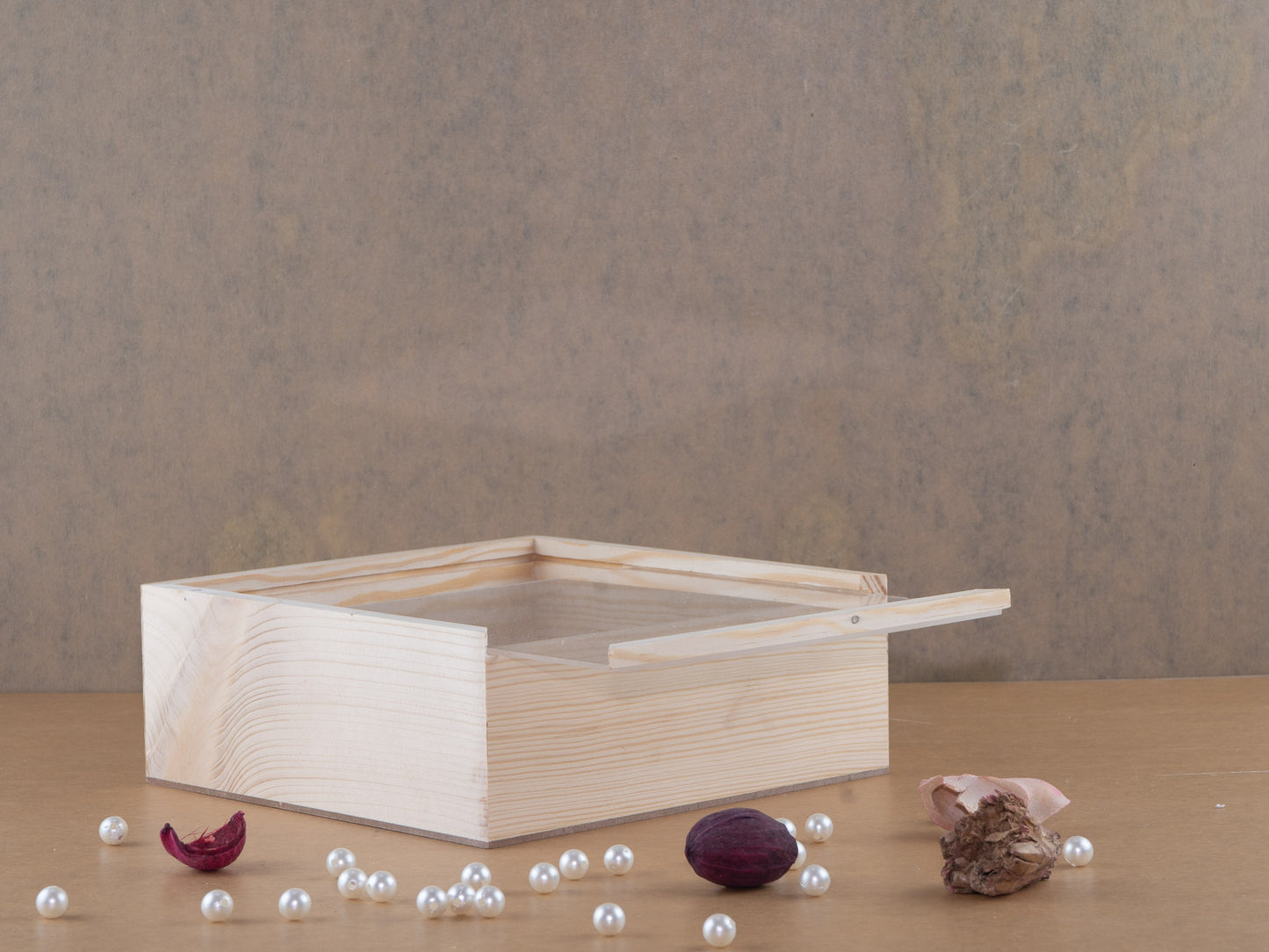 Acrylic slider box (8*8*3")