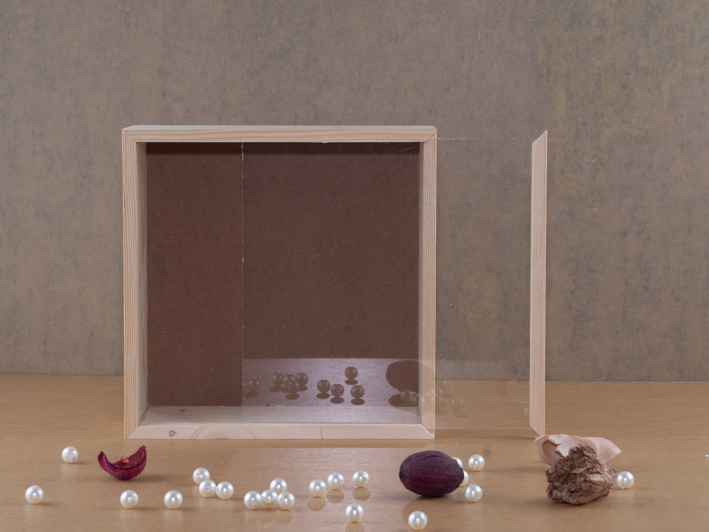Acrylic slider box (8*8*3")