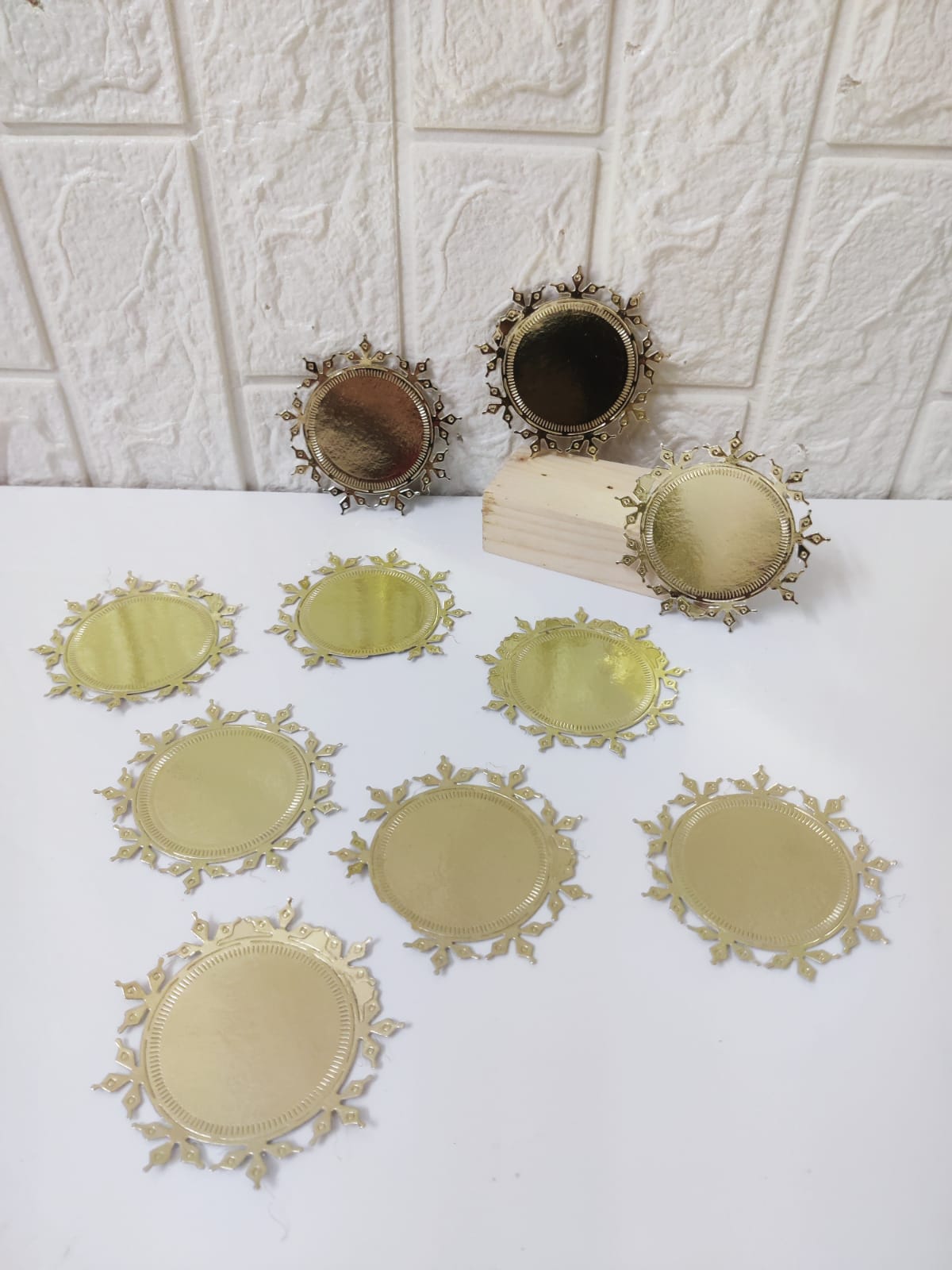 Round frame die cut (pack of 10)