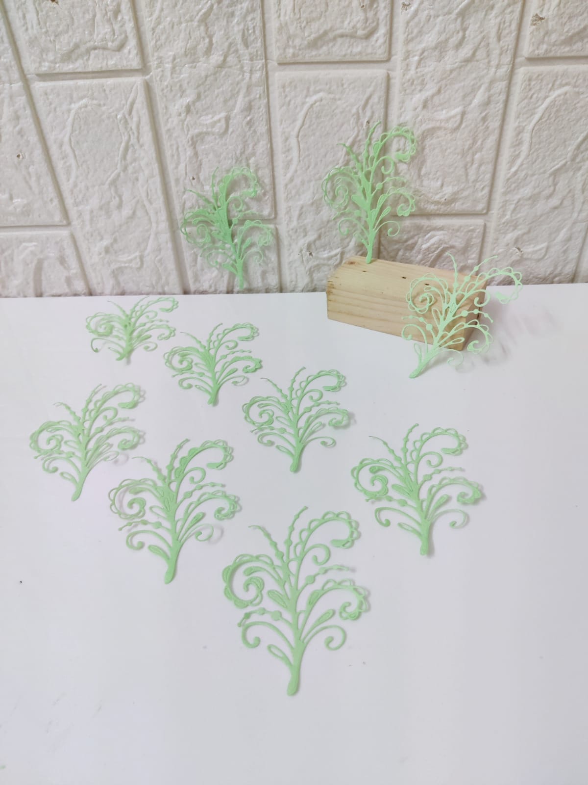 Elongated leaf die cut (pack of 10)