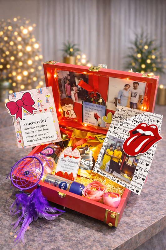 Elite Moments Hamper - Gift box by Wonderkraftz